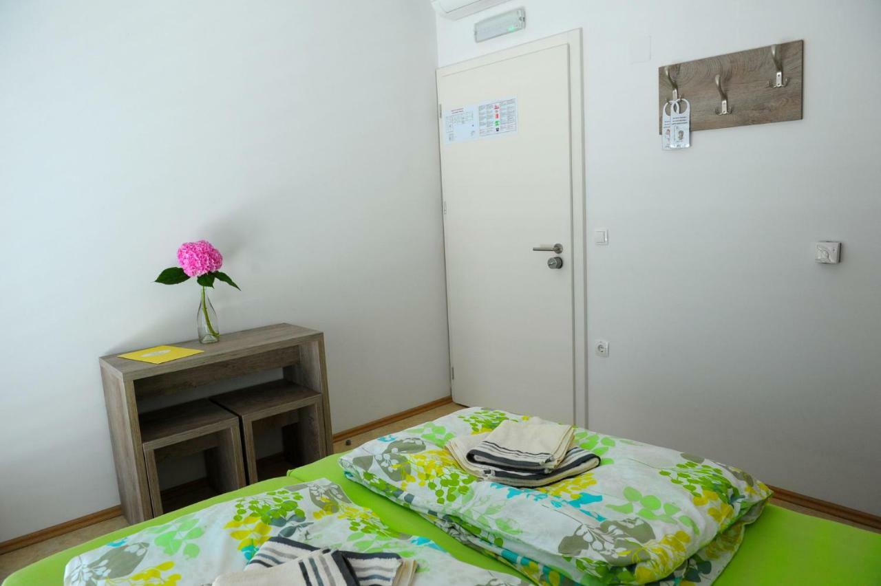 Hostel Ormoz Ngoại thất bức ảnh