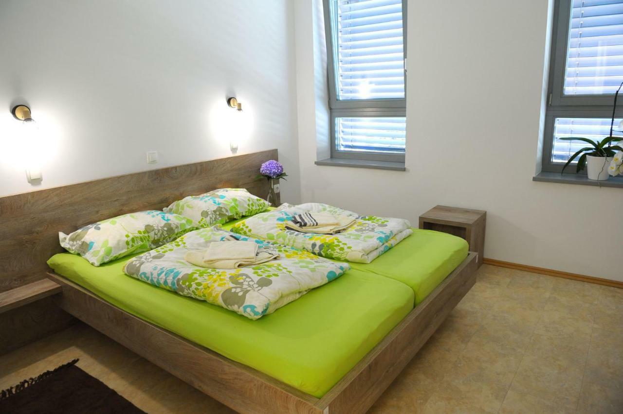 Hostel Ormoz Ngoại thất bức ảnh