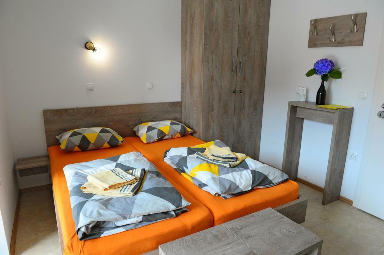 Hostel Ormoz Ngoại thất bức ảnh