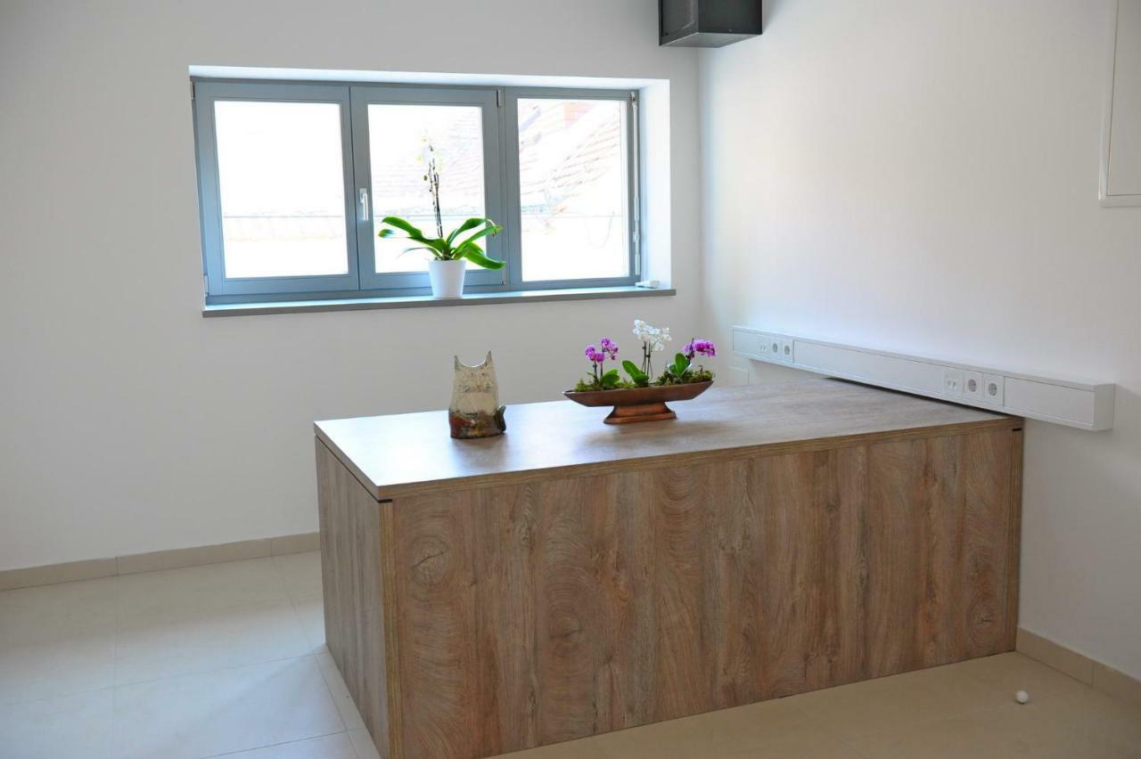 Hostel Ormoz Ngoại thất bức ảnh