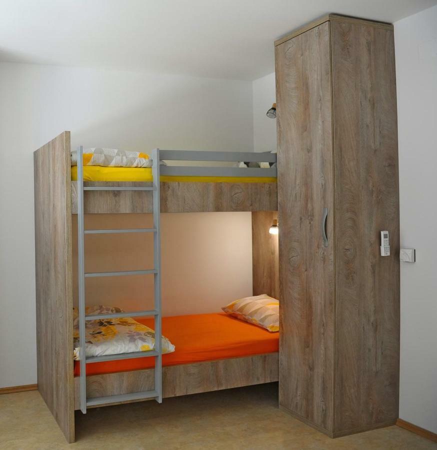 Hostel Ormoz Ngoại thất bức ảnh