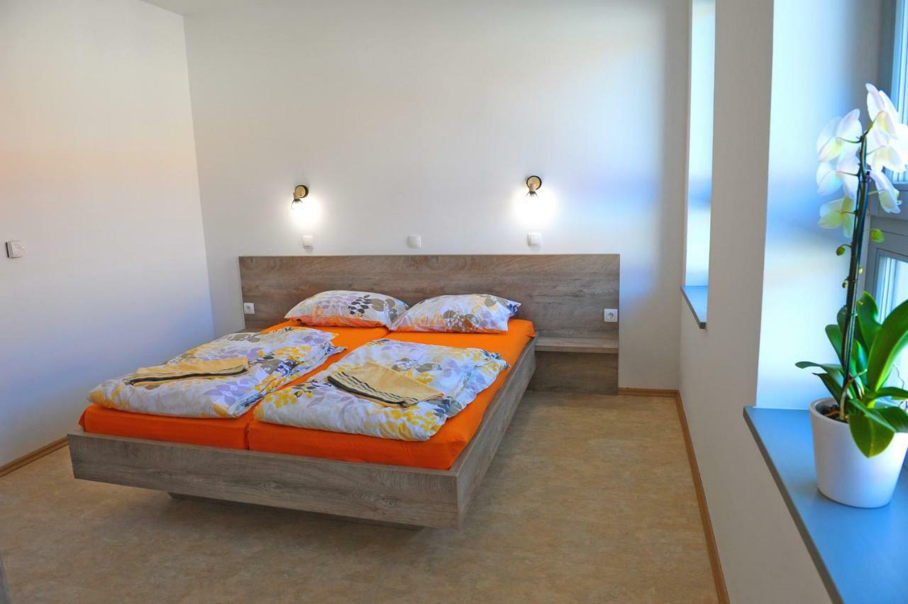 Hostel Ormoz Ngoại thất bức ảnh