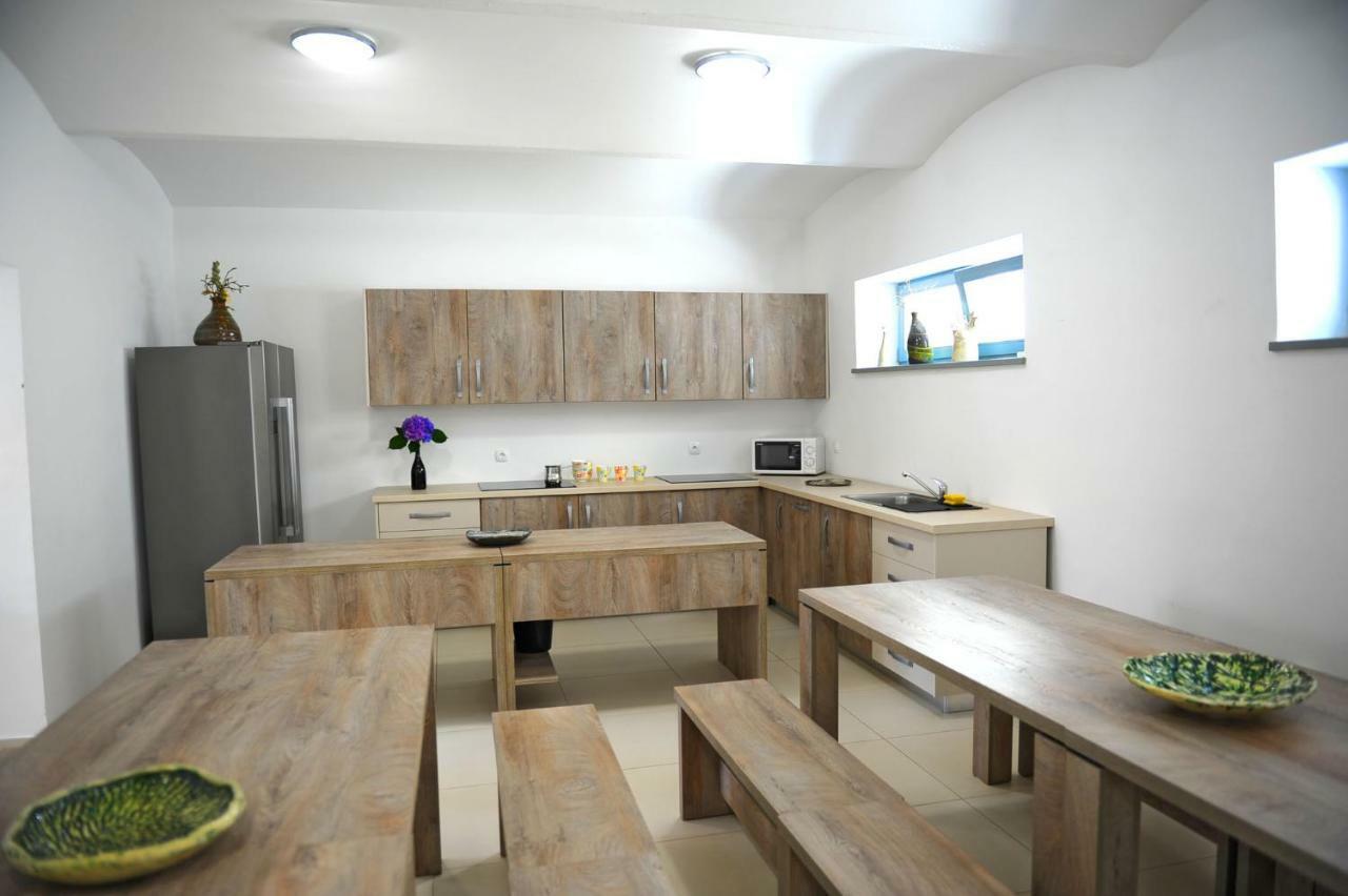 Hostel Ormoz Ngoại thất bức ảnh